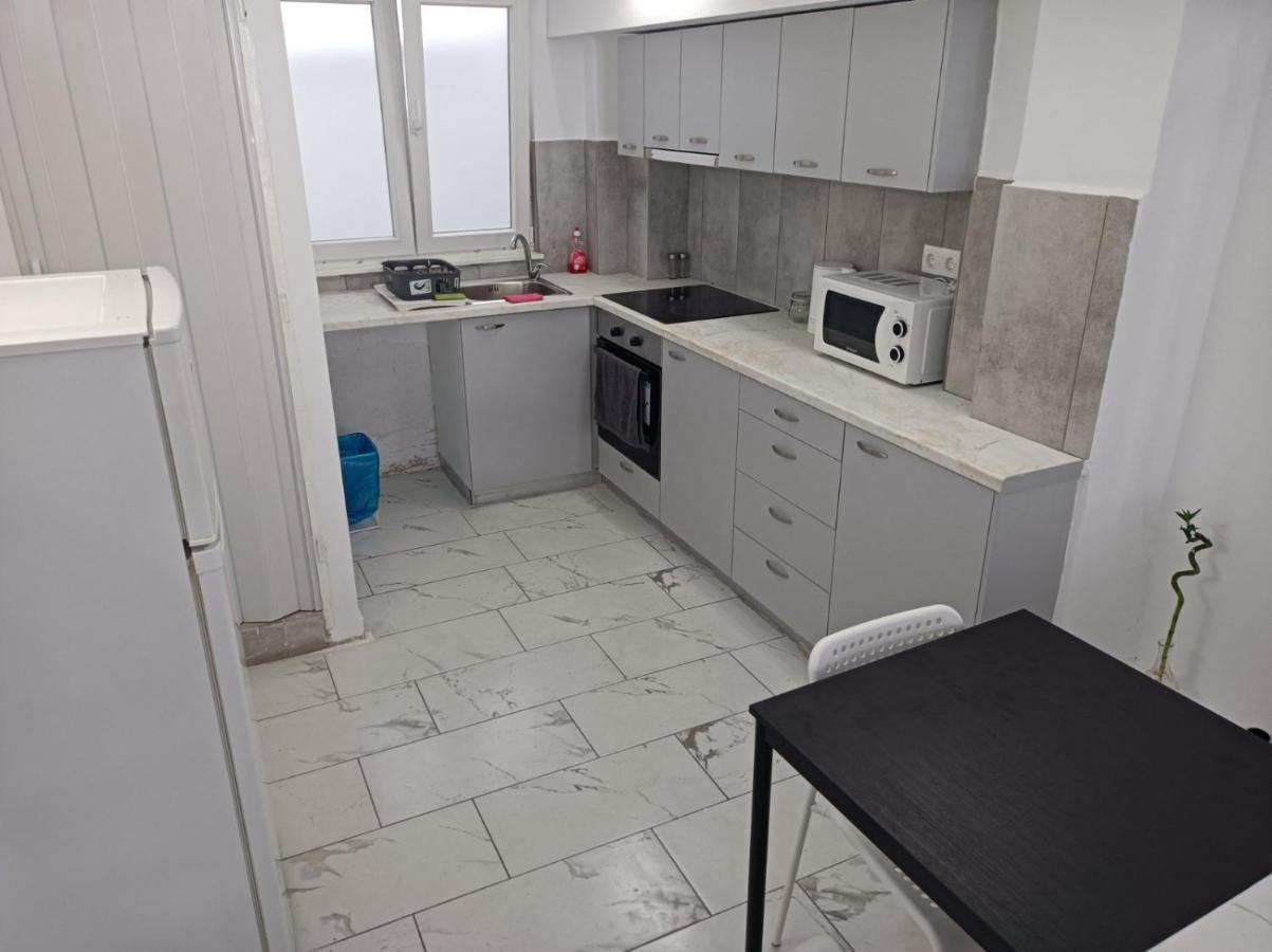 Apartment Dipla Atena Exterior foto
